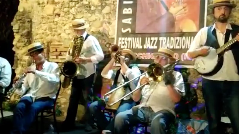 DIXIE BAND IN TUSCANY - live